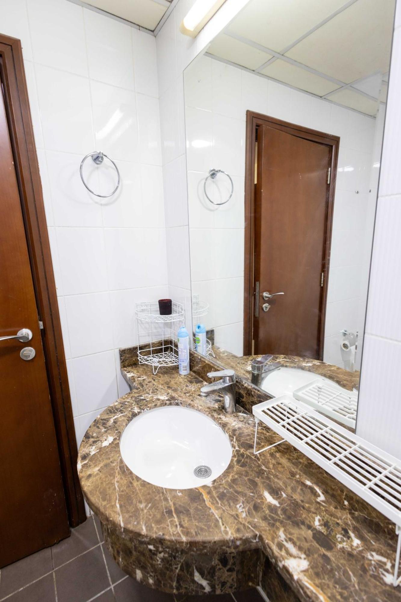 Lux Studio Apartment, Burj Al Nujoom Apartment
