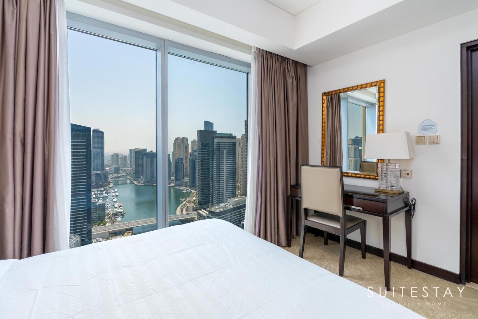 A Chic In Marina Apartment