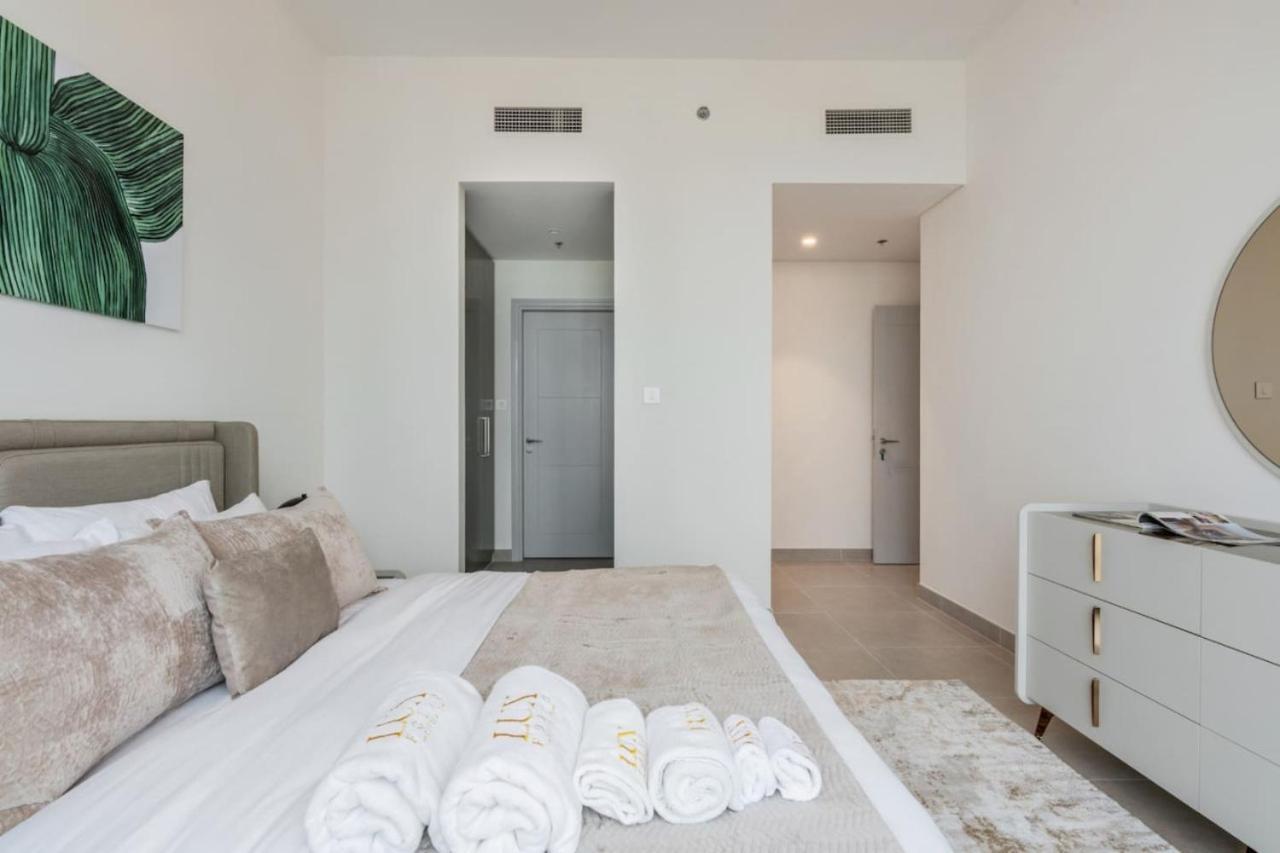 Stylish 2 Bedroom Retreat In Downtown