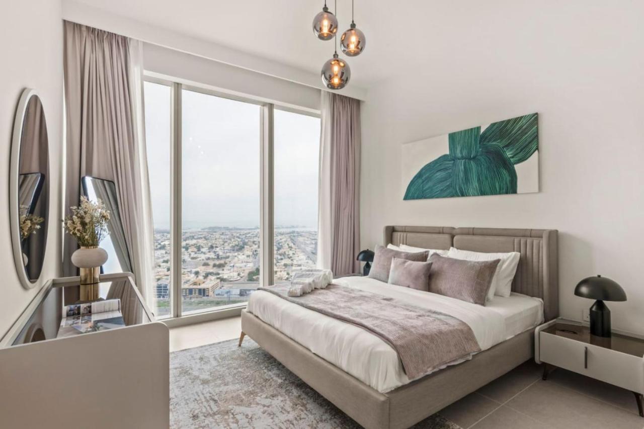 Stylish 2 Bedroom Retreat In Downtown