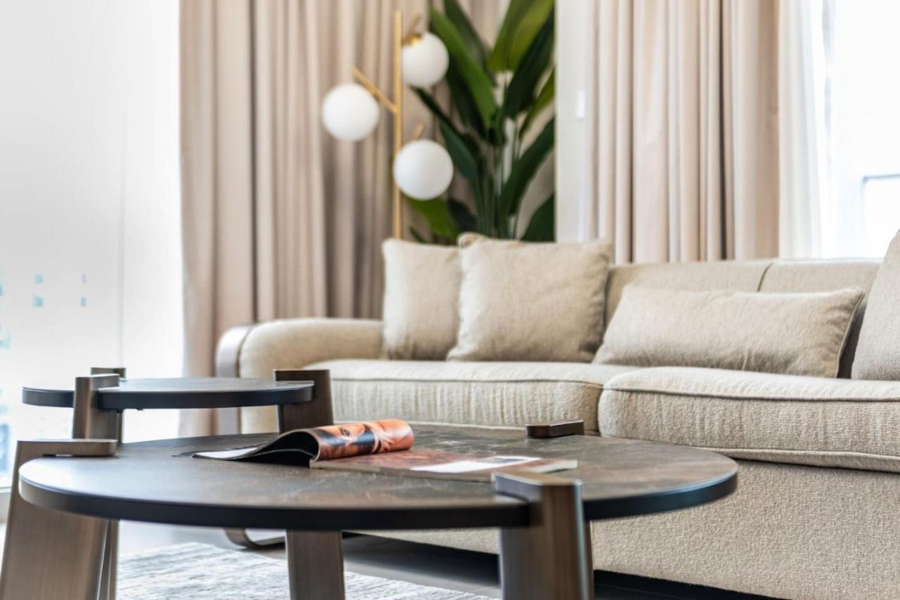 Stylish 2 Bedroom Retreat In Downtown * Dubai