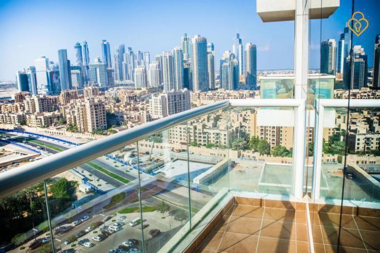 Lux Studio Apartment, Burj Al Nujoom Apartment *