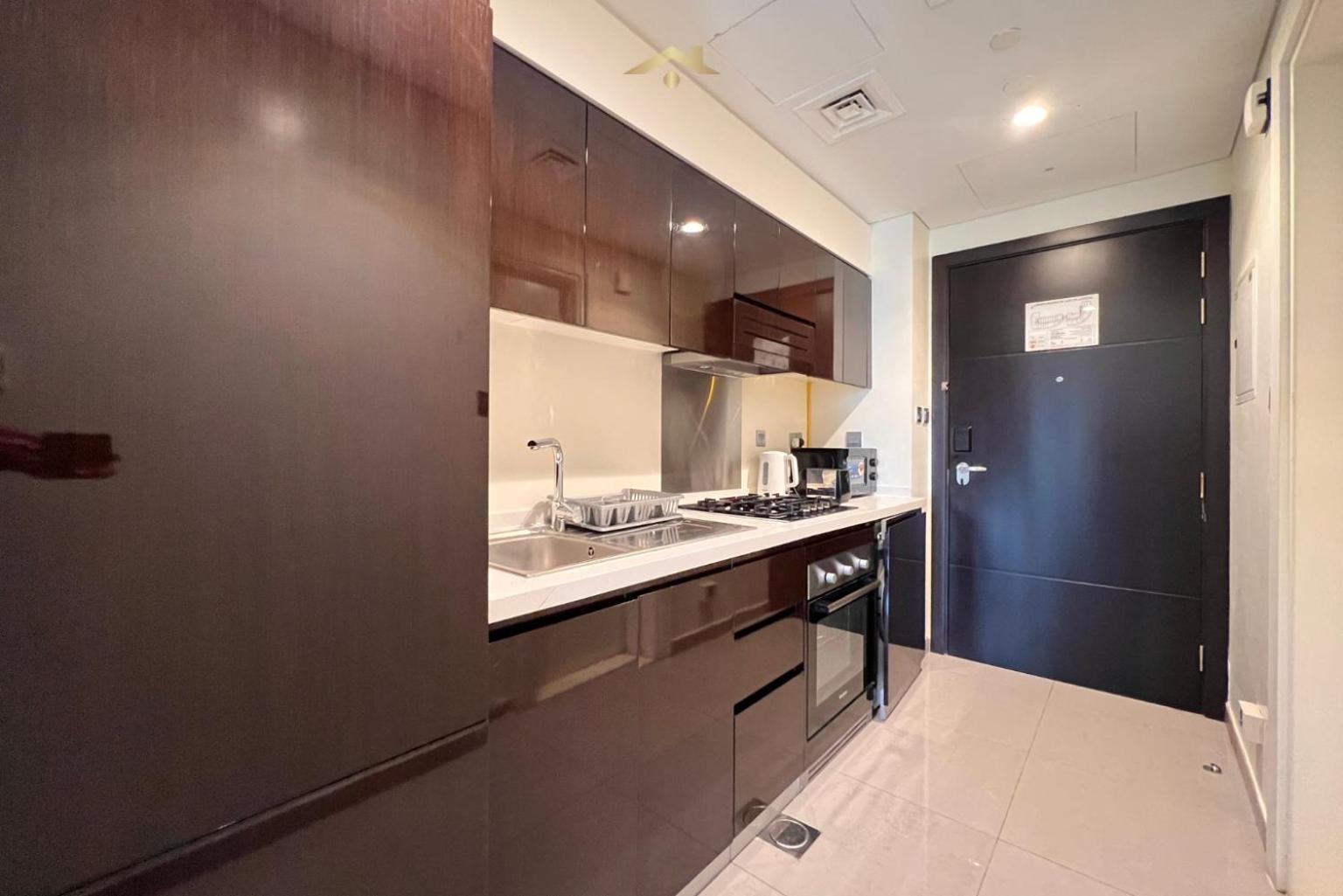 Apartment Modern Living In Majestine ,businessbay Dubai