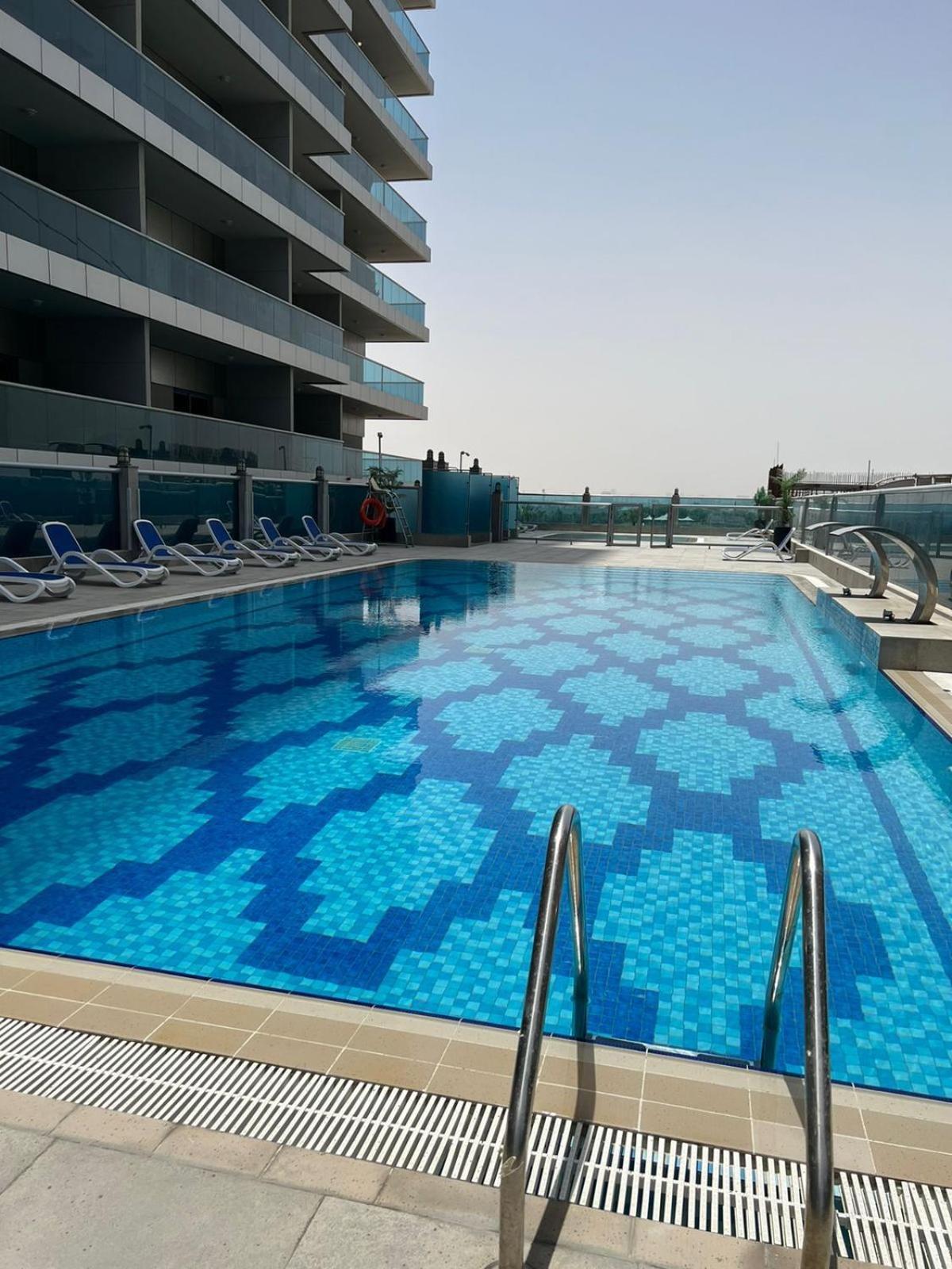 Business Bay Apartment *