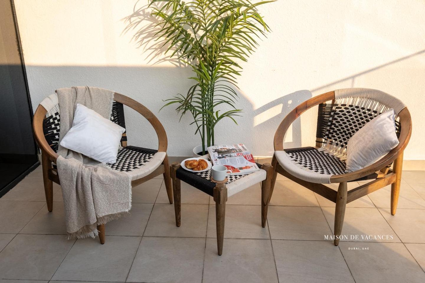 Apartment Large Balcony 10mins From Mall *