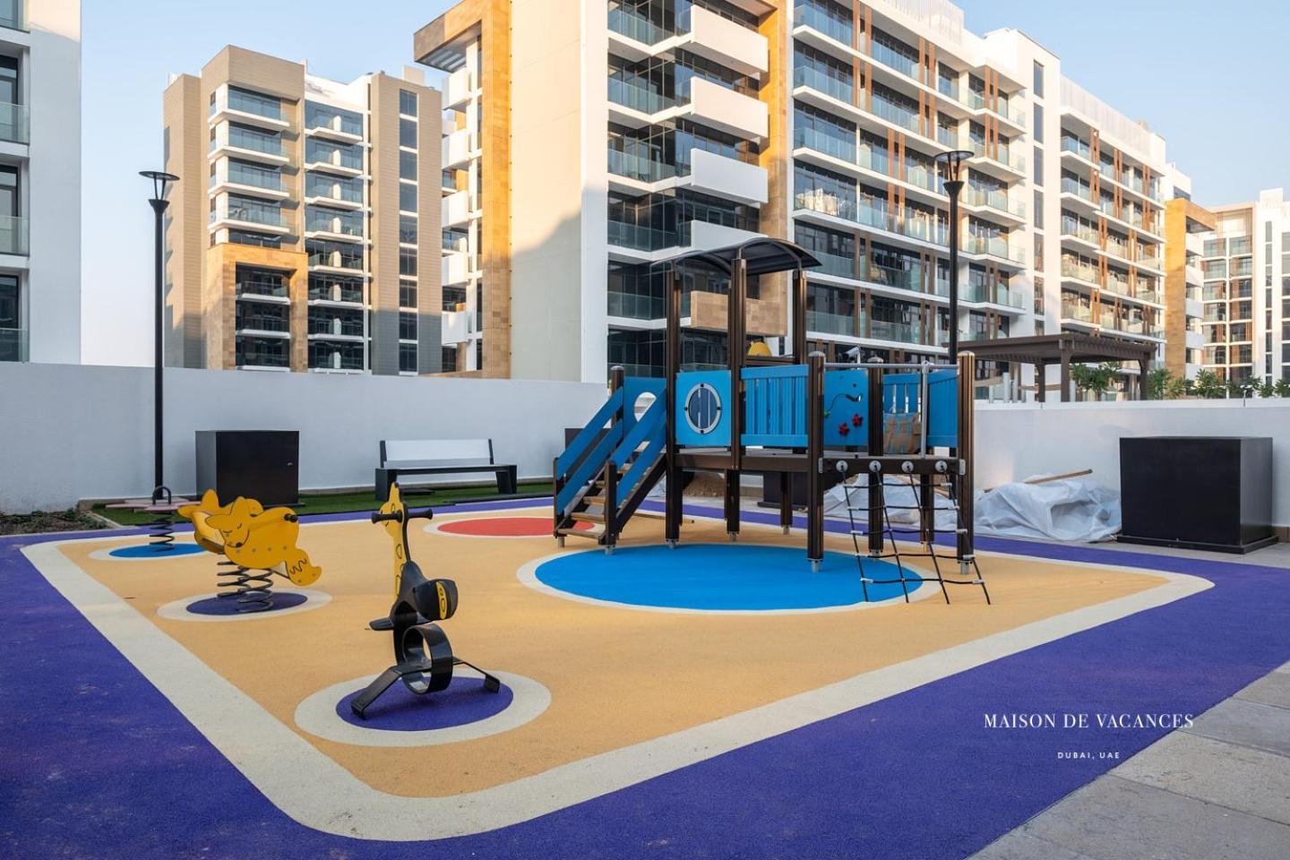 Apartment Large Balcony 10mins From Mall Dubai