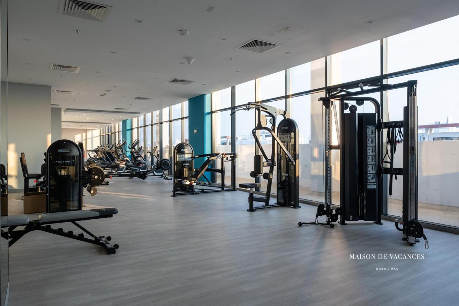 Large Balcony 10mins From Mall * Dubai