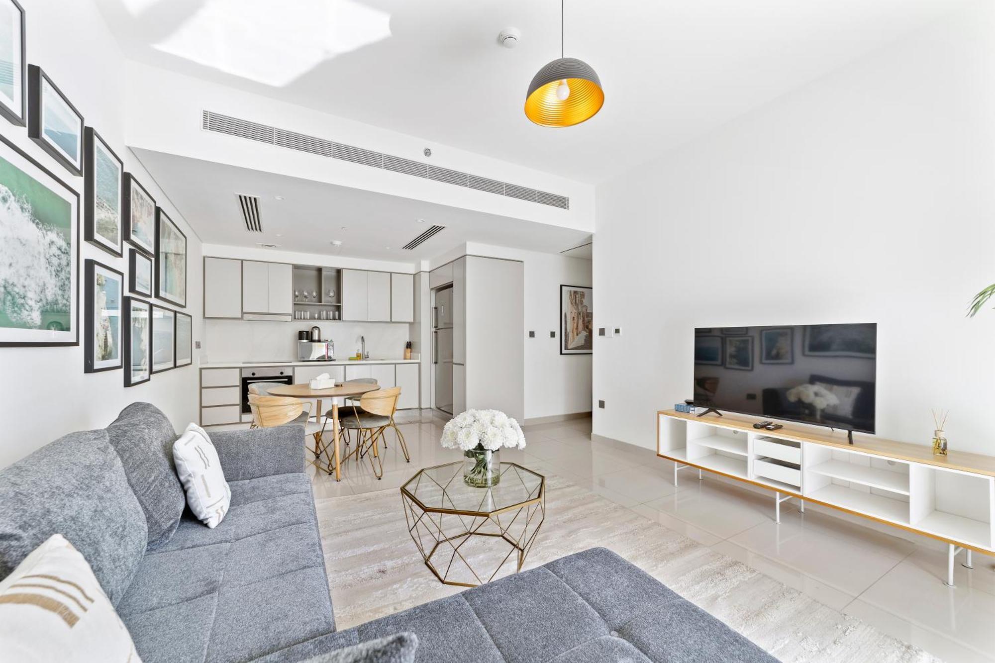 Spacious 2 Bhk Next To The - Sunrise Bay Apartment