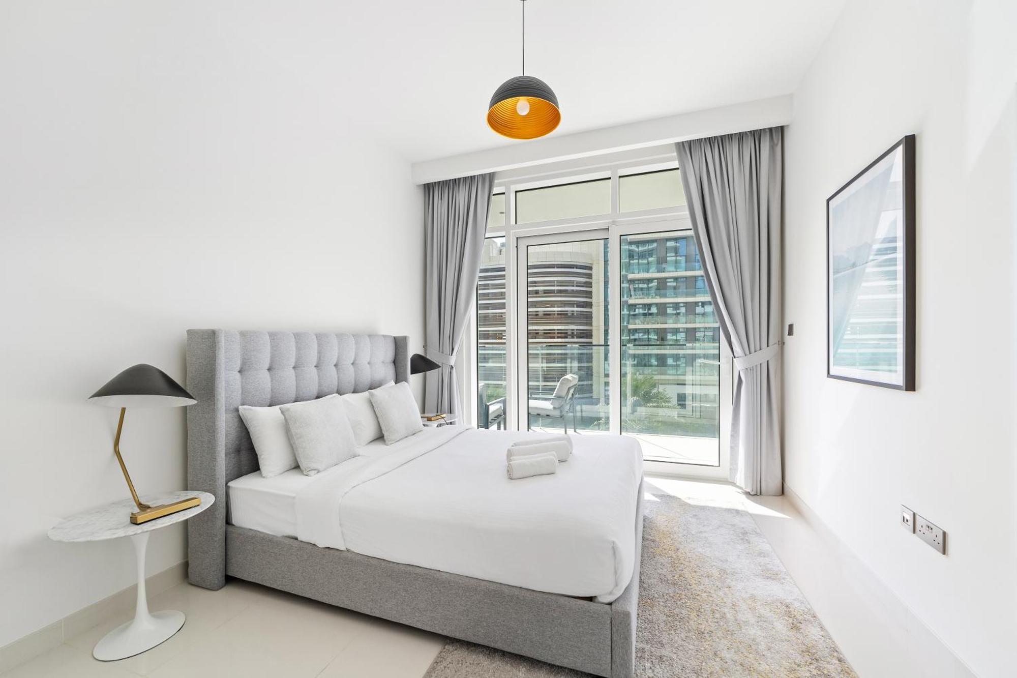 Spacious 2 Bhk Next To The - Sunrise Bay Apartment Dubai