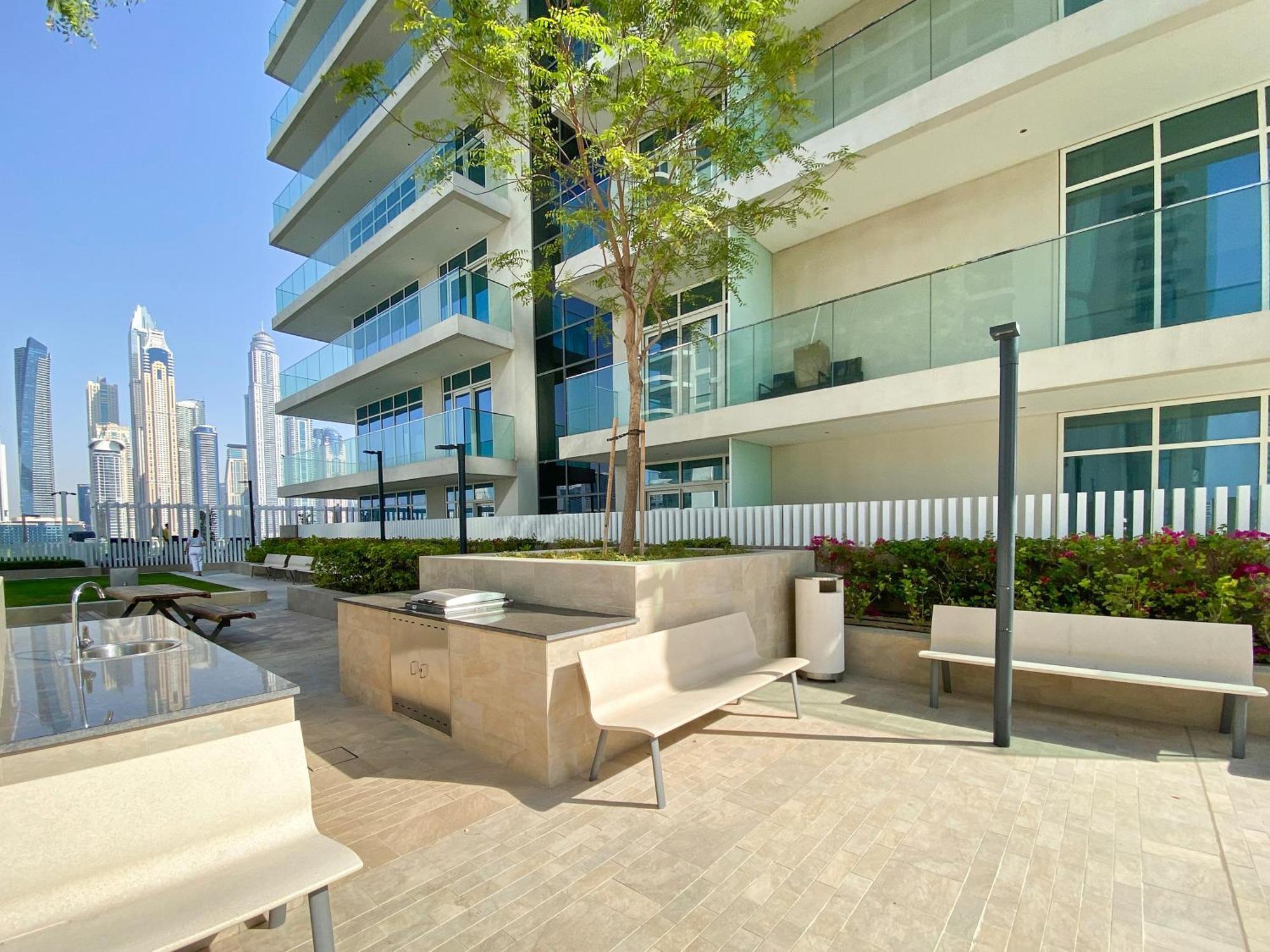 Spacious 2 Bhk Next To The - Sunrise Bay Apartment Dubai