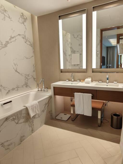 Luxury Of 1 Minute Walk To Burj Khalifa & D/opera *