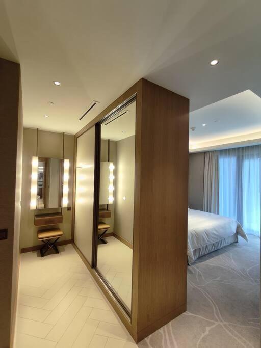Luxury Of 1 Minute Walk To Burj Khalifa & D/opera Apartment Dubai