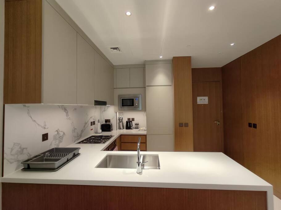 Luxury Of 1 Minute Walk To Burj Khalifa & D/opera *