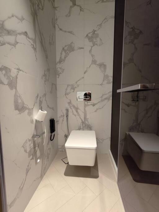 Luxury Of 1 Minute Walk To Burj Khalifa & D/opera Apartment Dubai