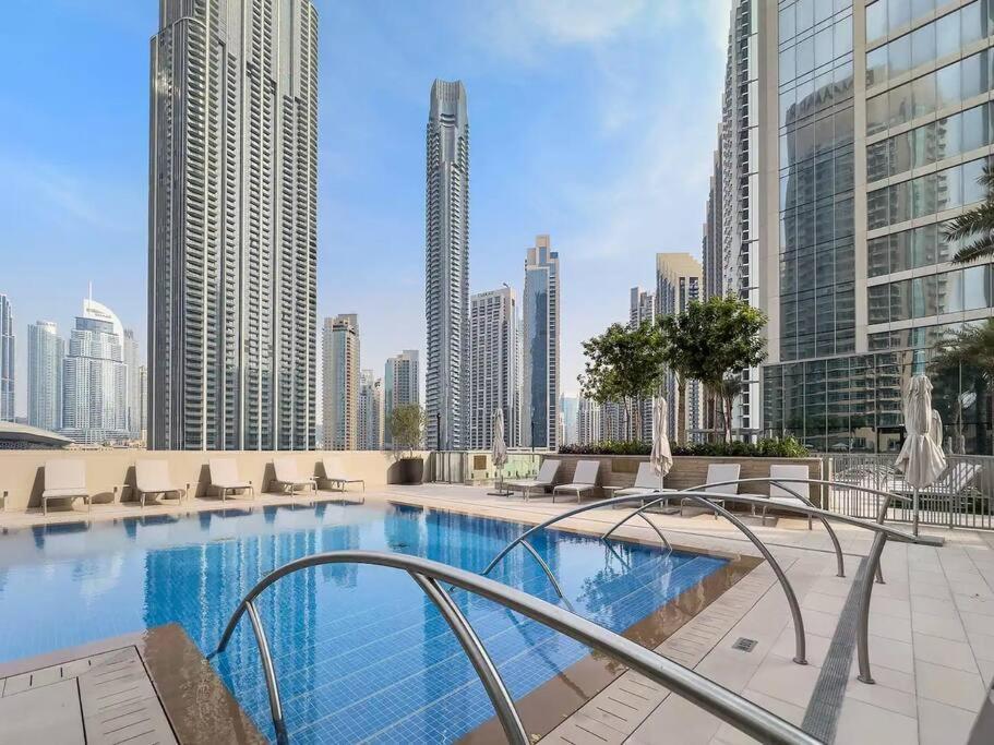 Apartment 3br In Tower W Maid'sroom Dubai
