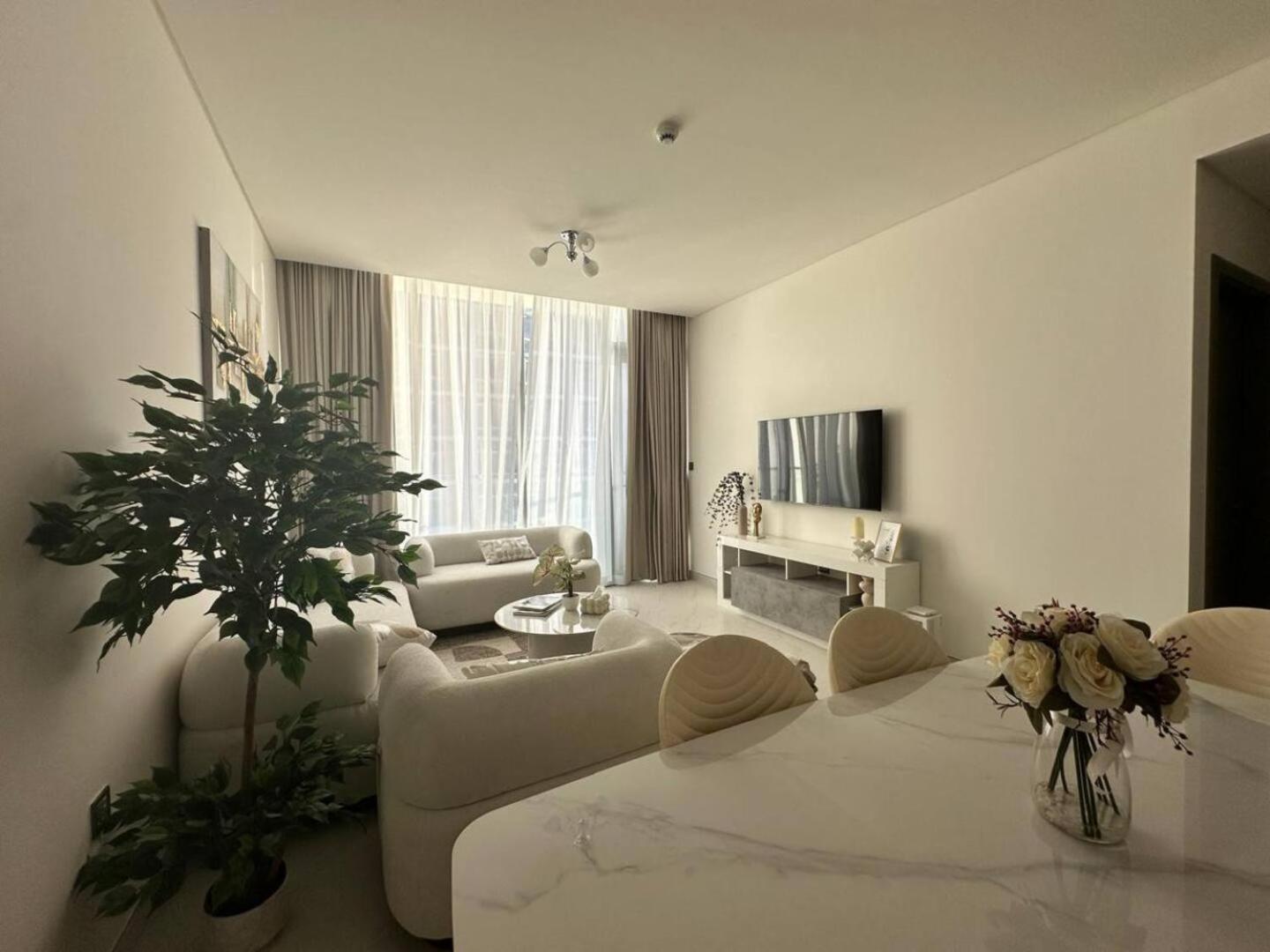 Spacious 1bedroom W Lagoon In Al Maktoum *