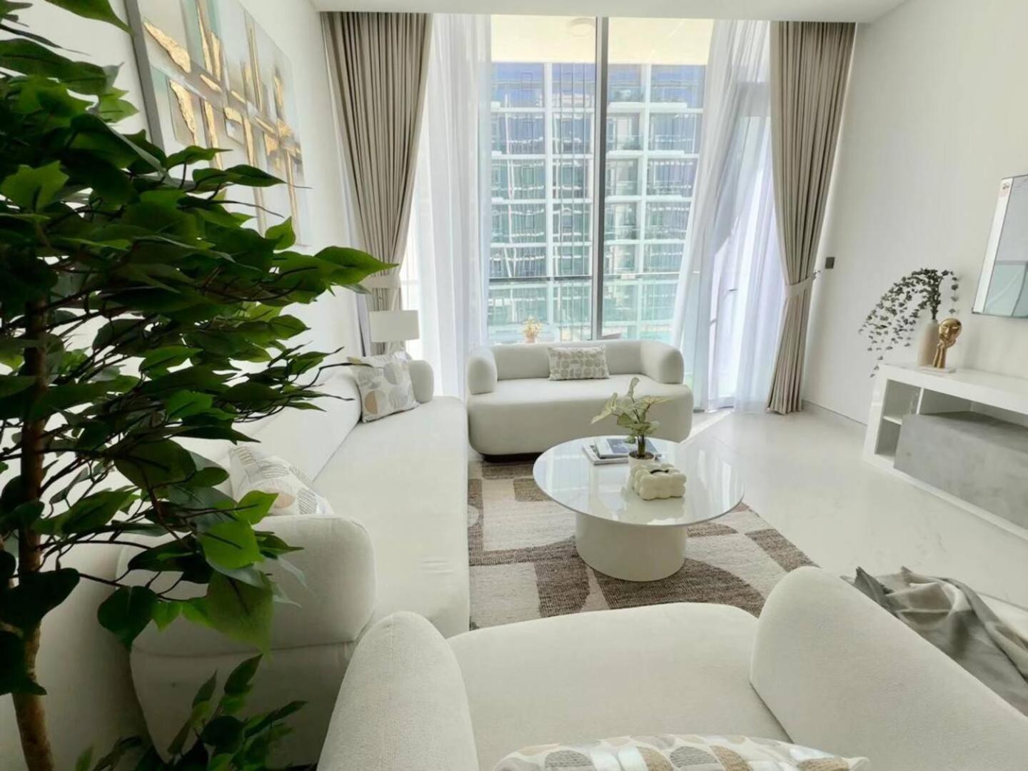 Spacious 1bedroom W Lagoon In Al Maktoum Dubai