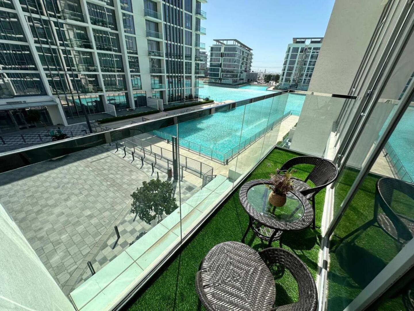 Spacious 1bedroom W Lagoon In Al Maktoum Dubai