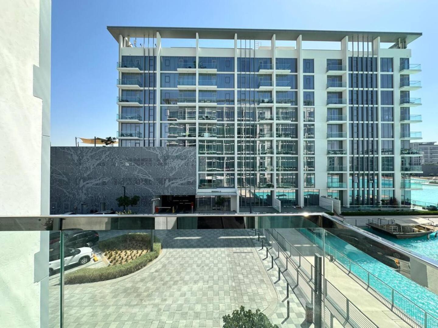 Spacious 1bedroom W Lagoon In Al Maktoum Apartment