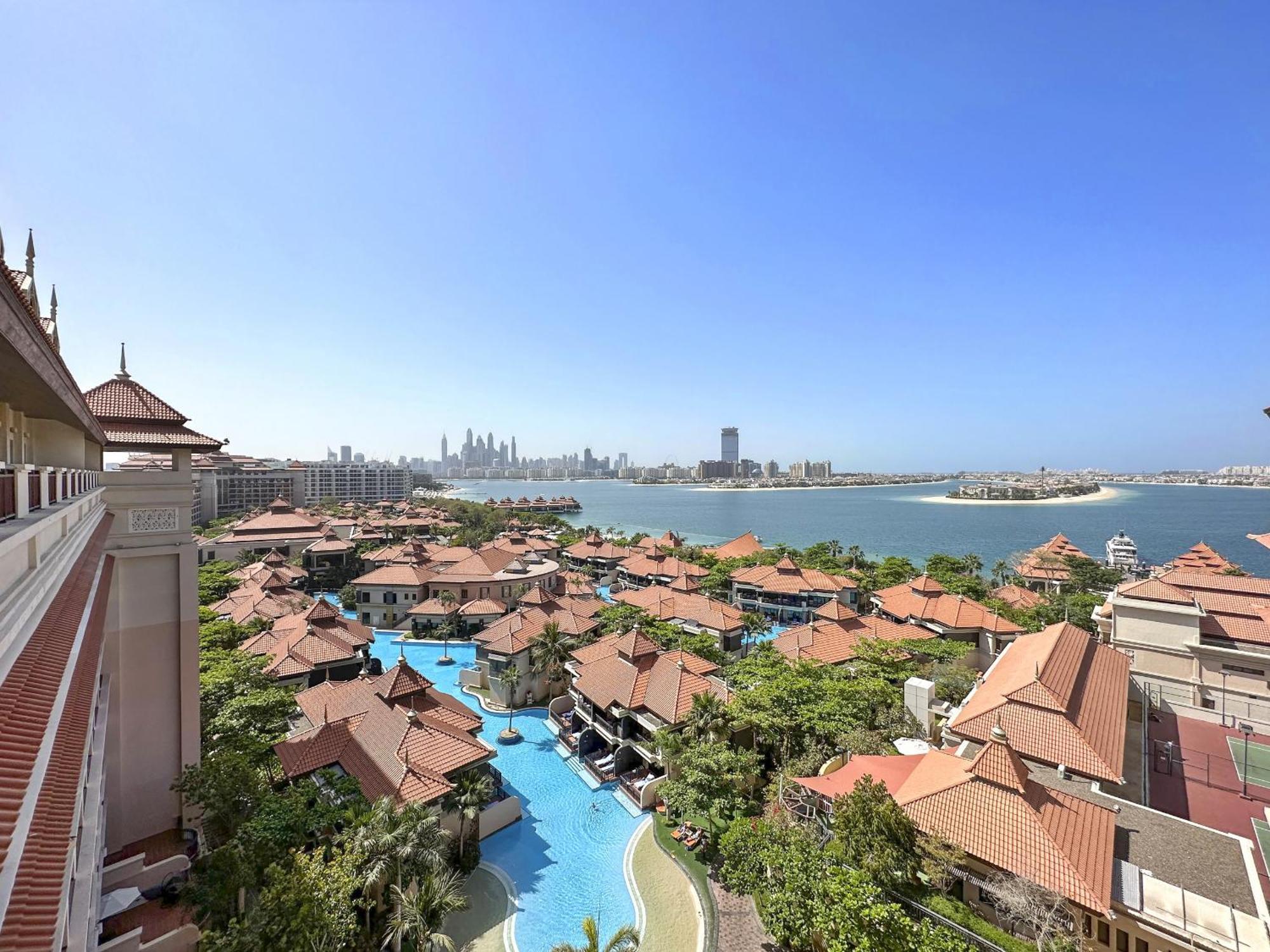 Vayk - Amazing Dubai