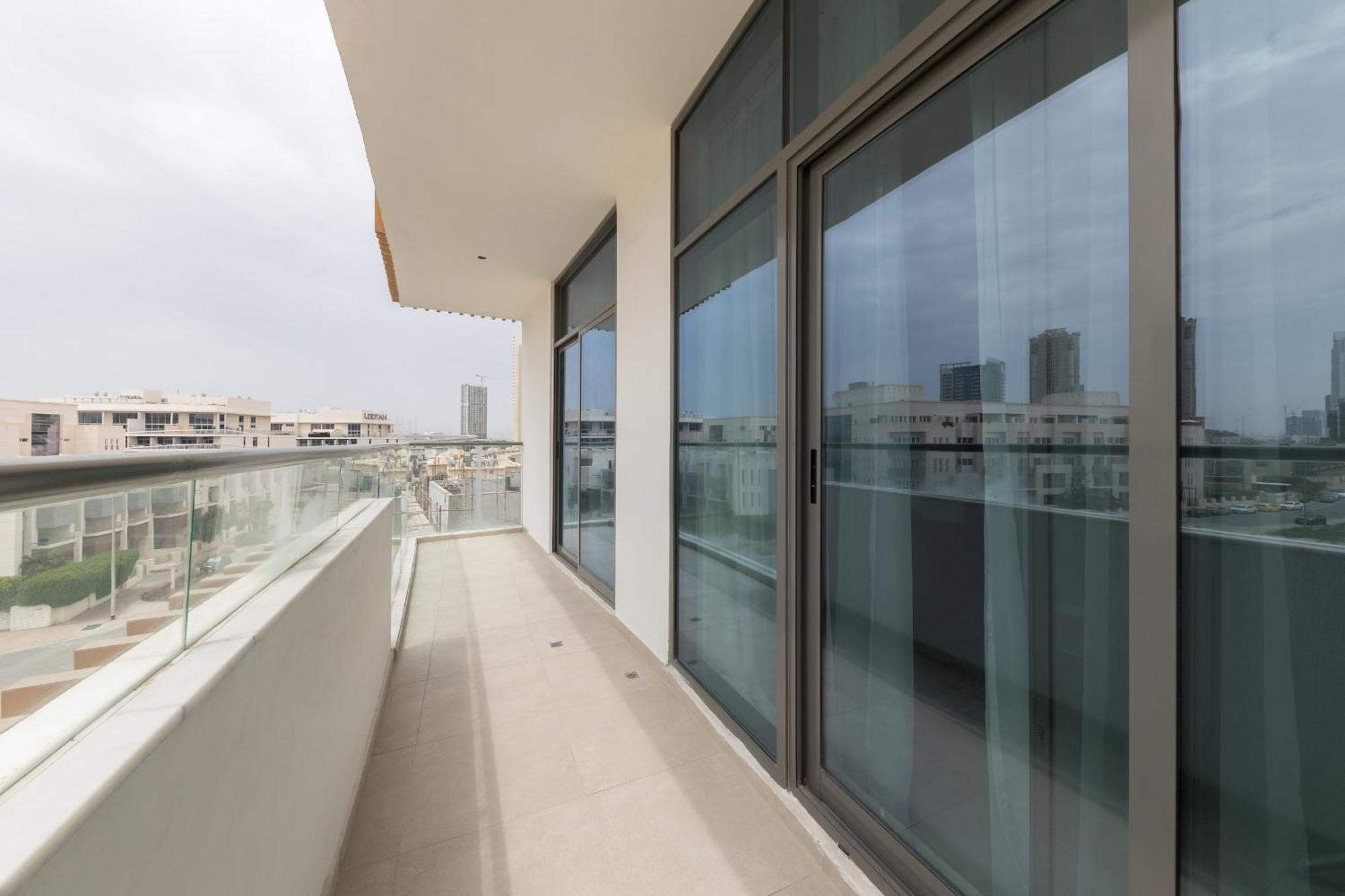 Splendid 1br In Living Garden Apartment
