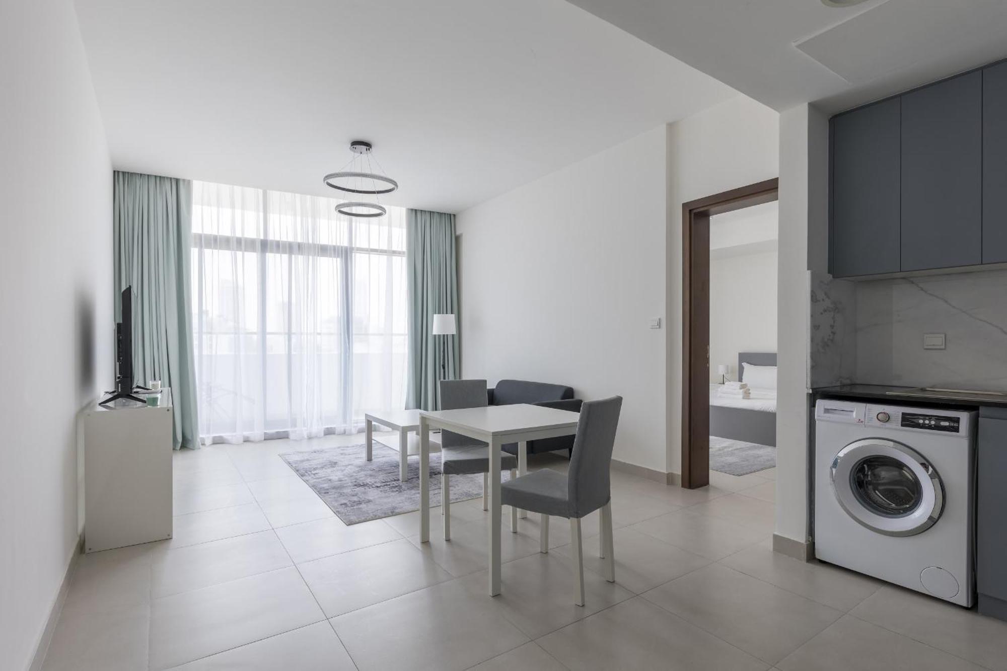 Apartment Splendid 1br In Living Garden