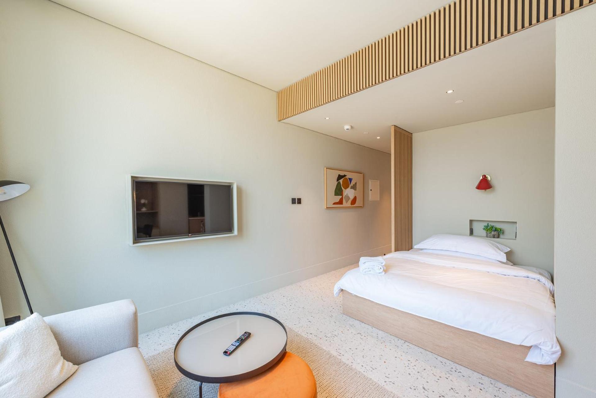 Executive At Upside Living, Business Travel Ready *