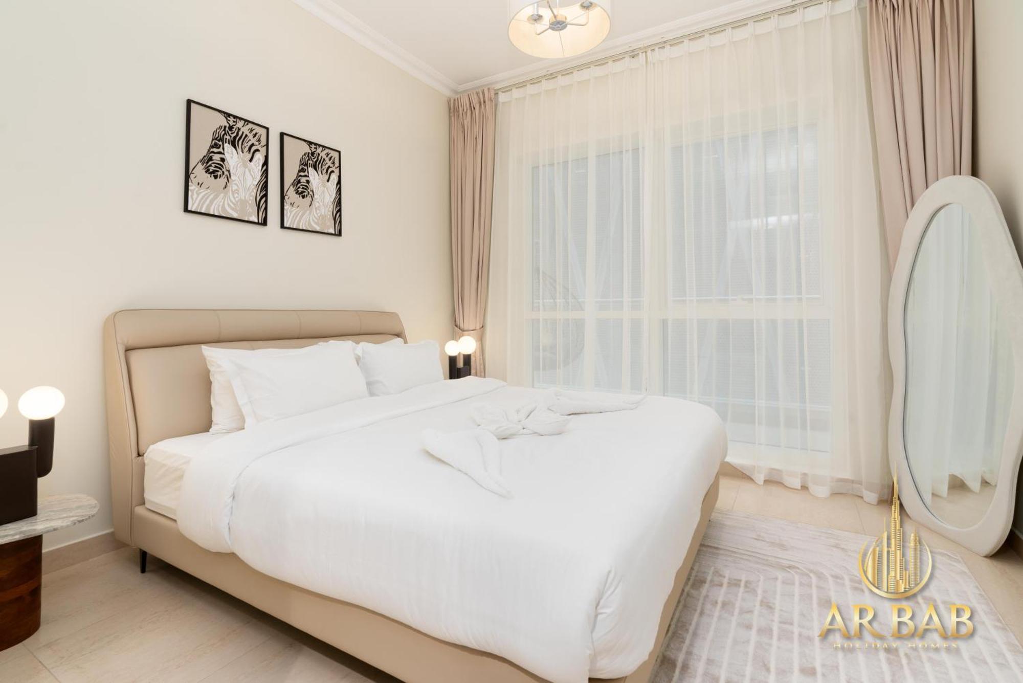 Mon Reve - Luxurious 2br Maids - Near Burj Khalifa & Mall-downtown Apartment *