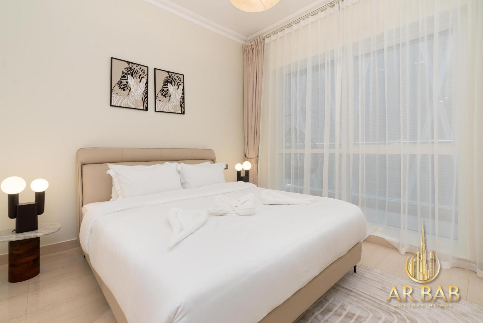 Mon Reve - Luxurious 2br Maids - Near Burj Khalifa & Mall-downtown Apartment *
