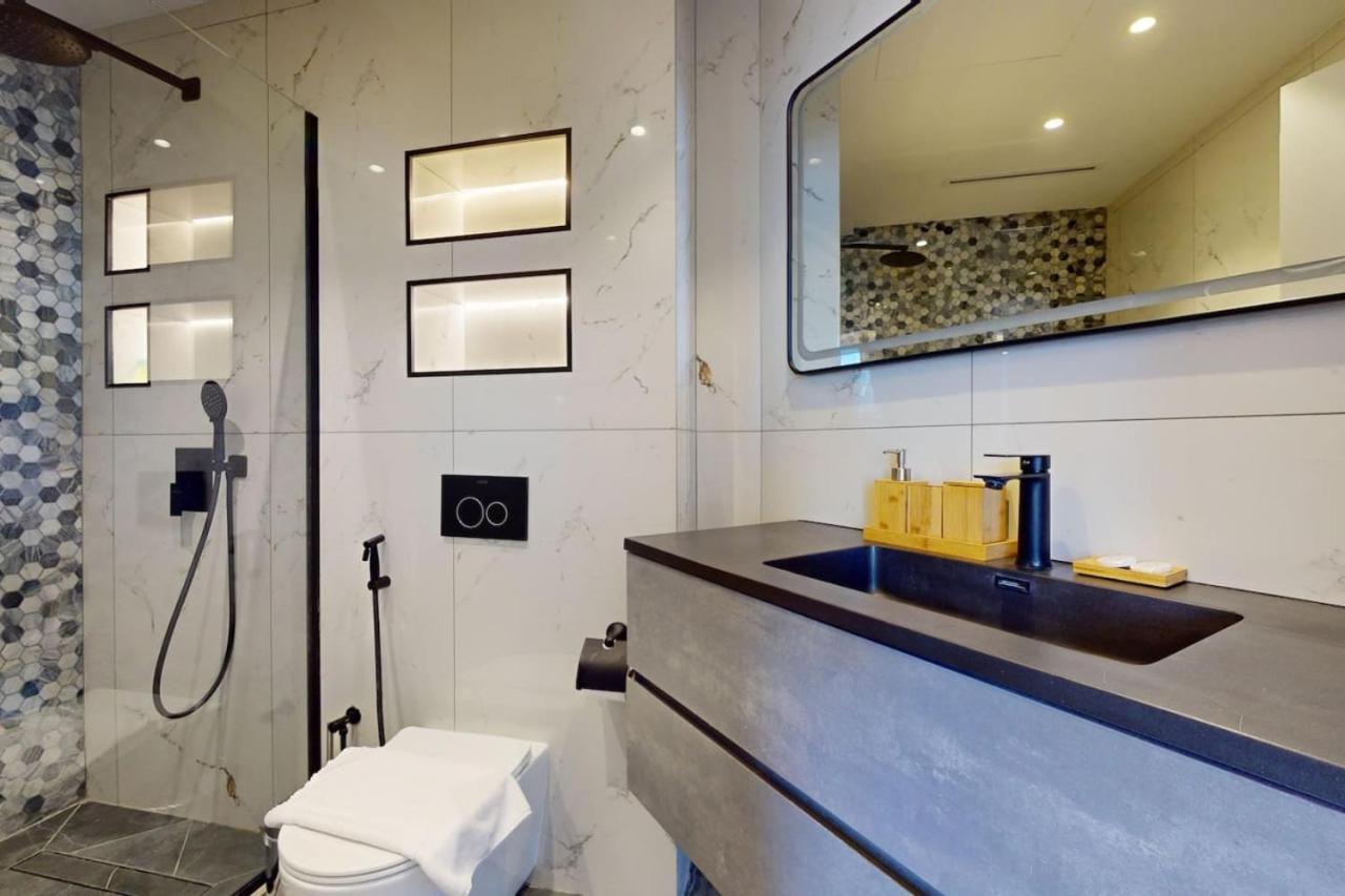 Torch Tower - Fashionable Two Bedroom Apartment