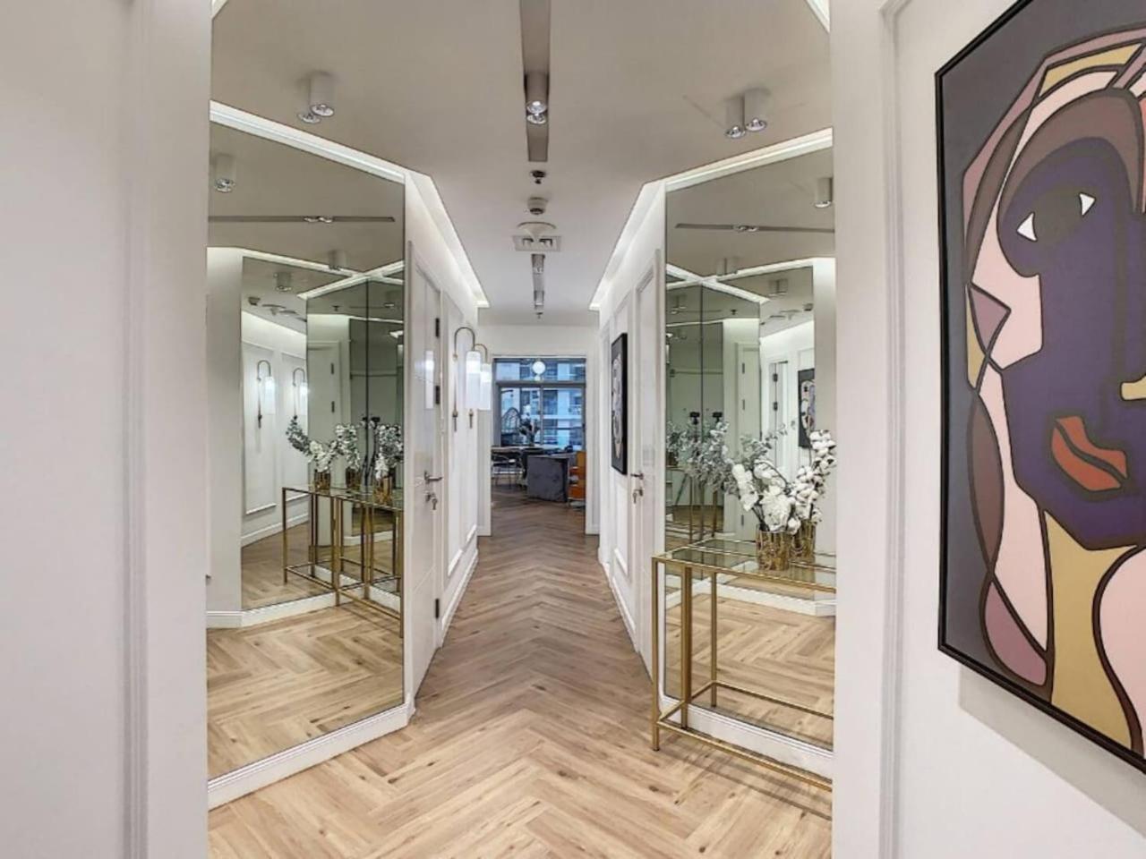 Apartment Torch Tower - Fashionable Two Bedroom