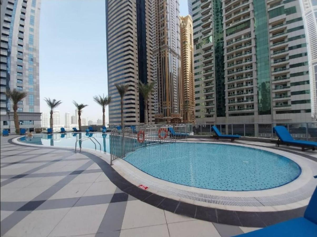 Torch Tower - Fashionable Two Bedroom Dubai