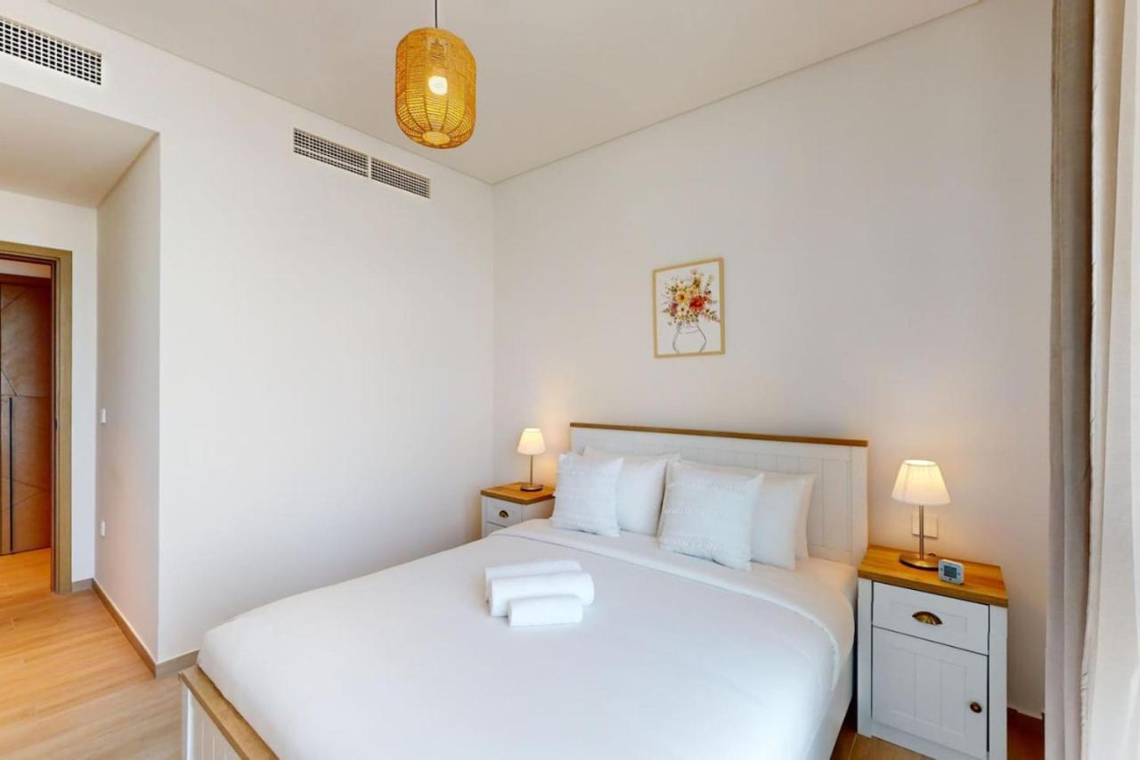 Palace Residences - Modern One Bedroom Apartment