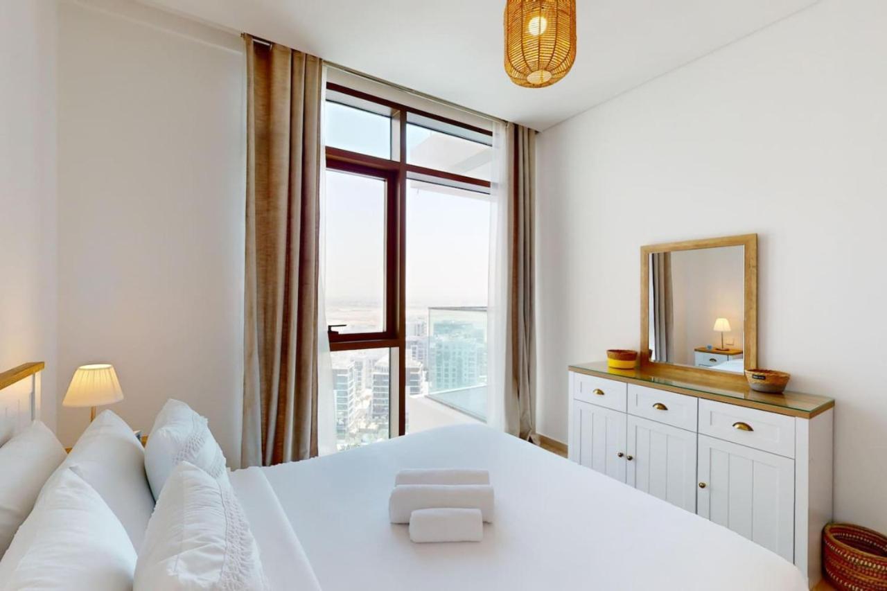 Palace Residences - Modern One Bedroom Apartment *