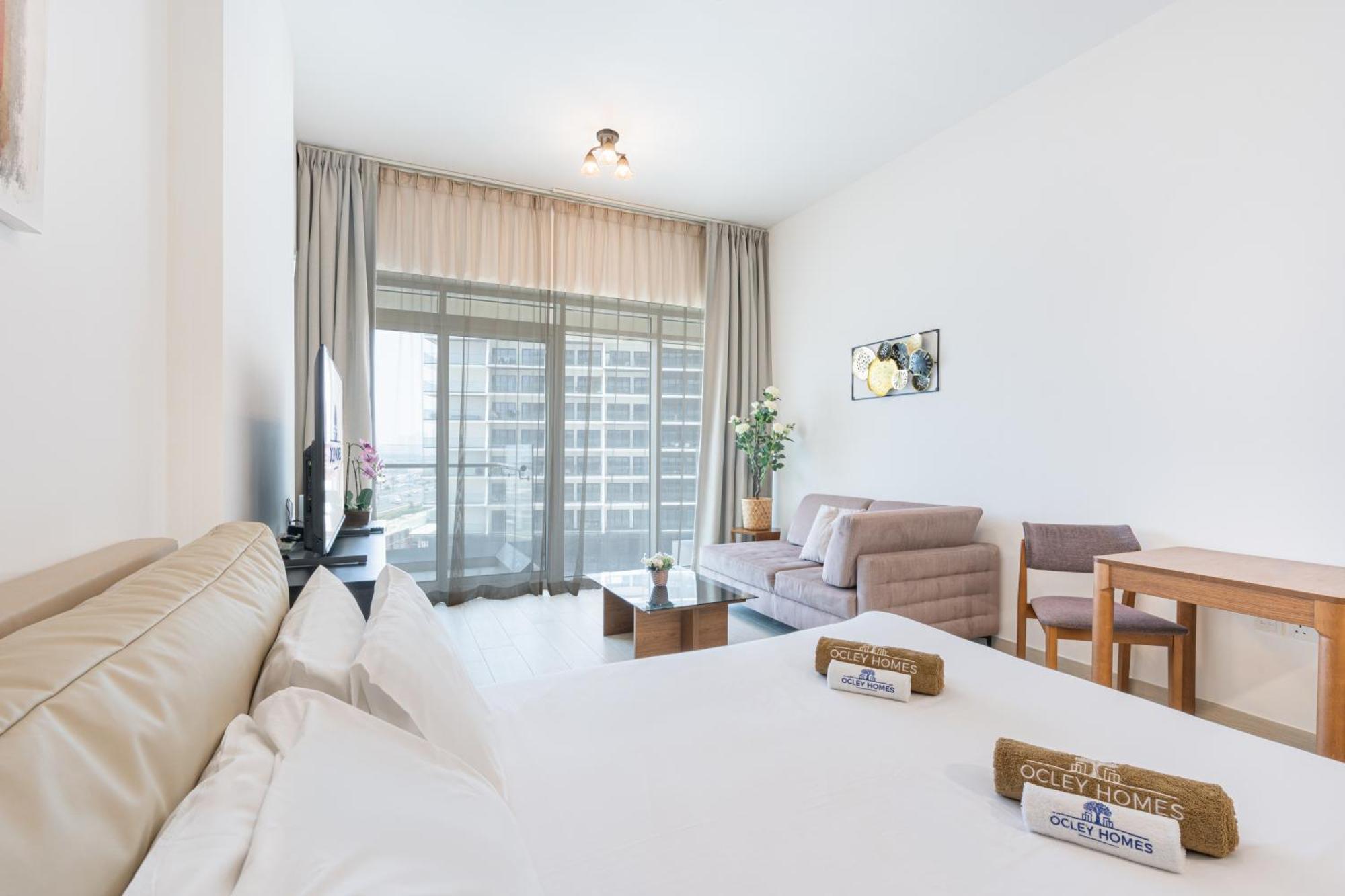 Elegant In Al Jaddaf With Roof Pool Dubai