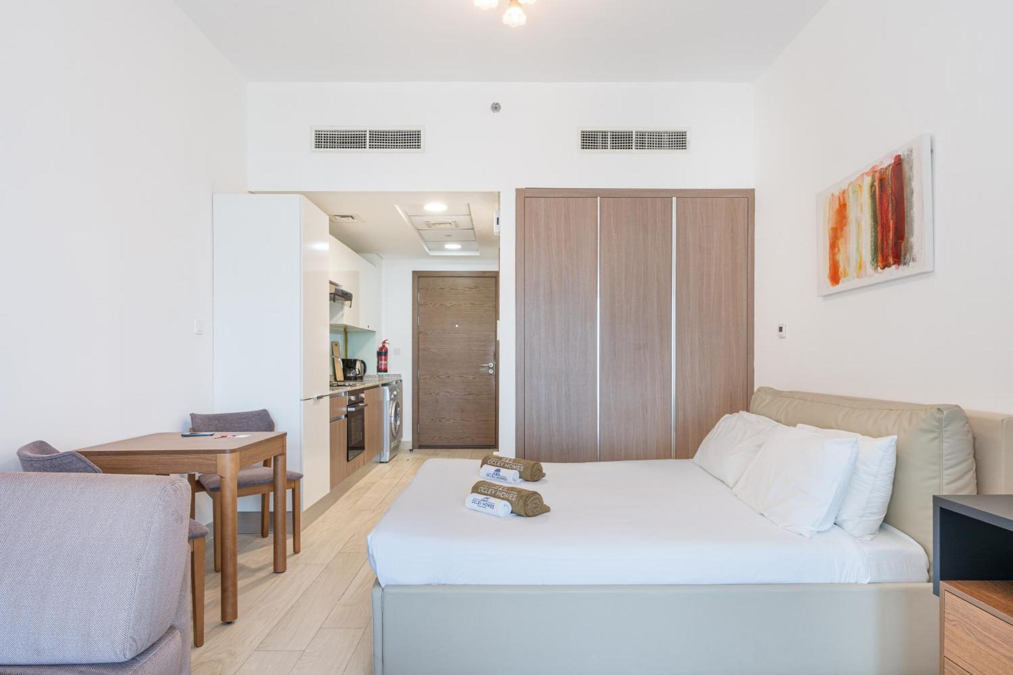 Elegant In Al Jaddaf With Roof Pool