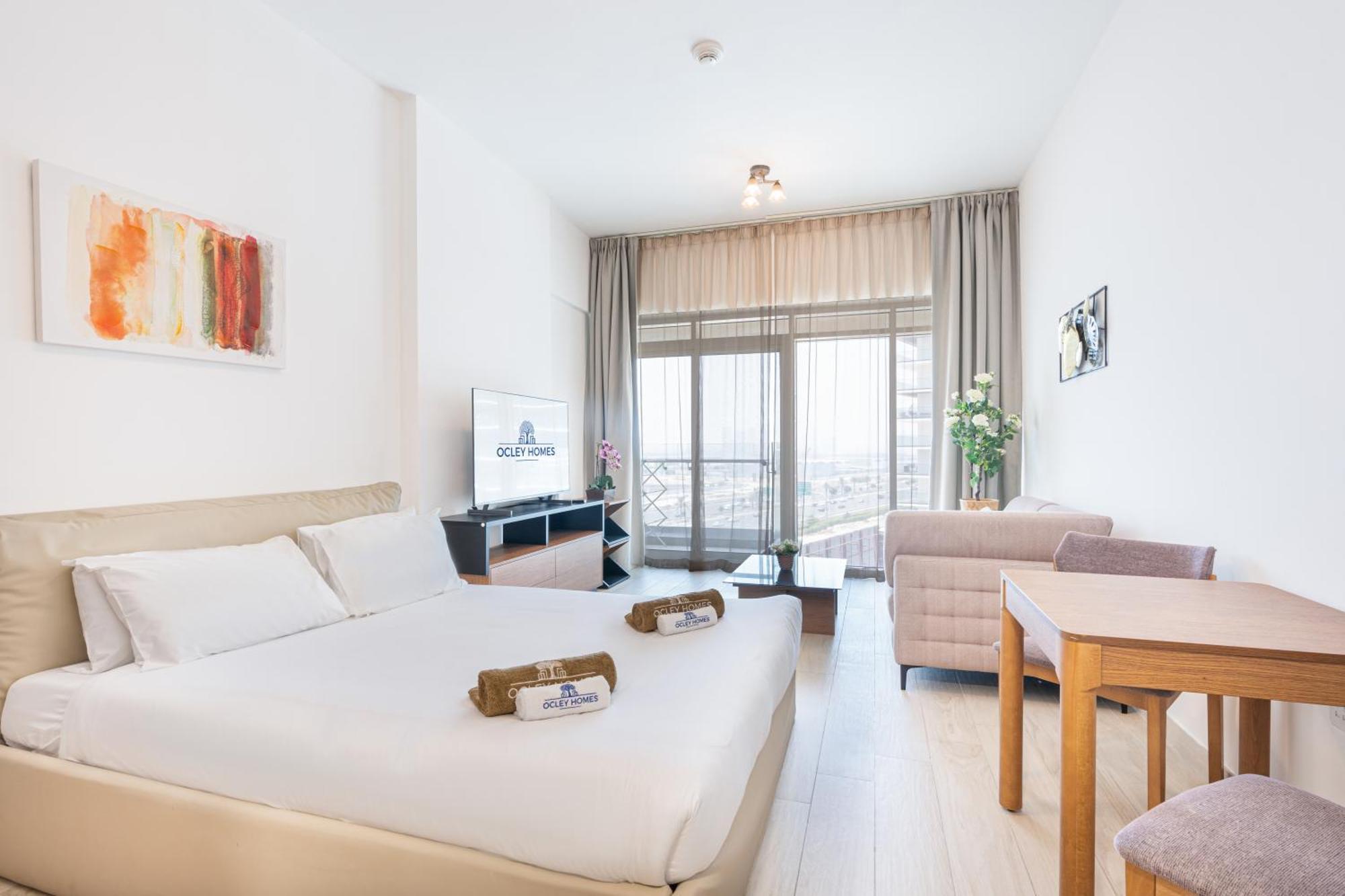 Elegant In Al Jaddaf With Roof Pool Apartment Dubai