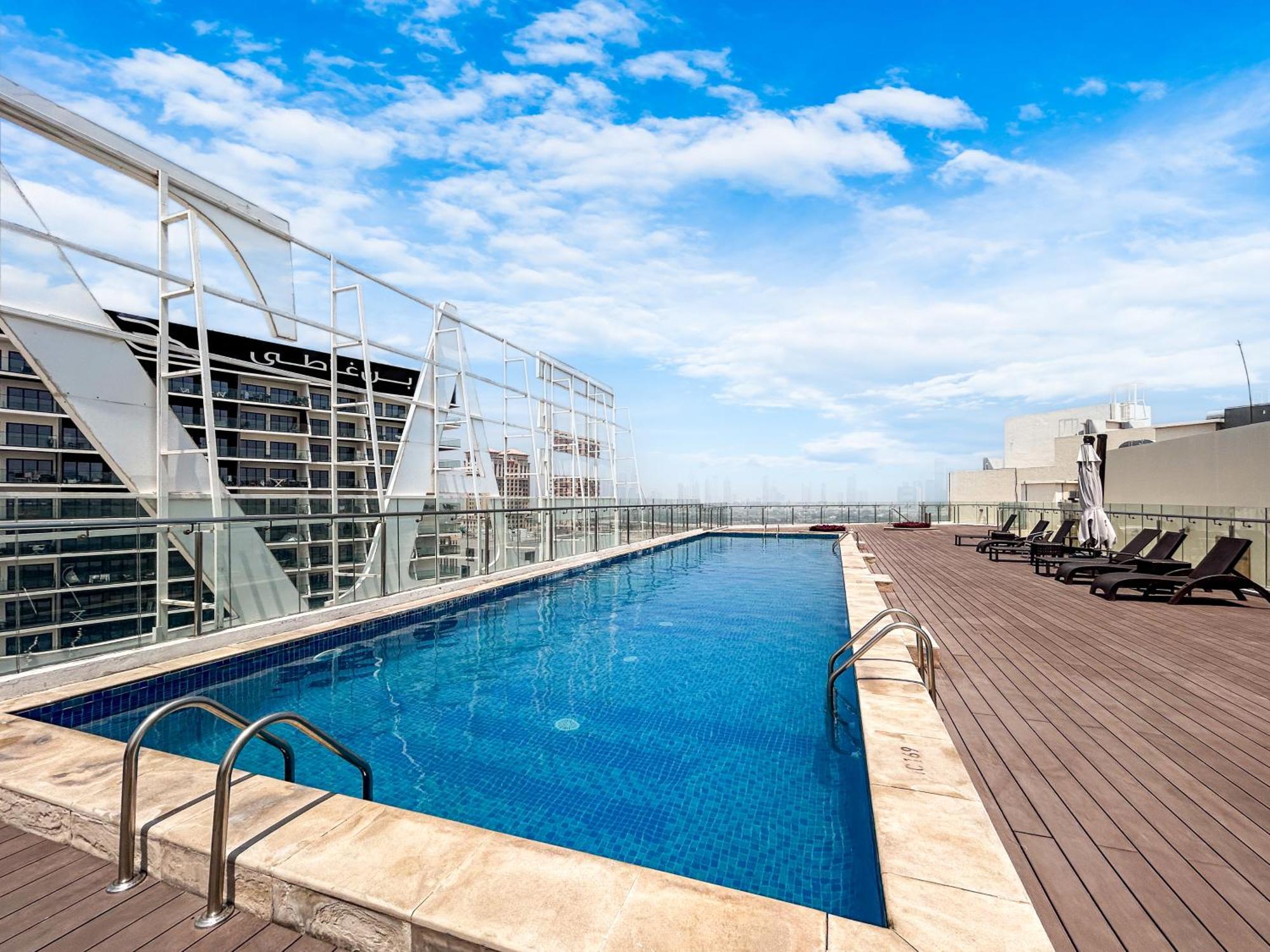 Apartment Elegant In Al Jaddaf With Roof Pool Dubai