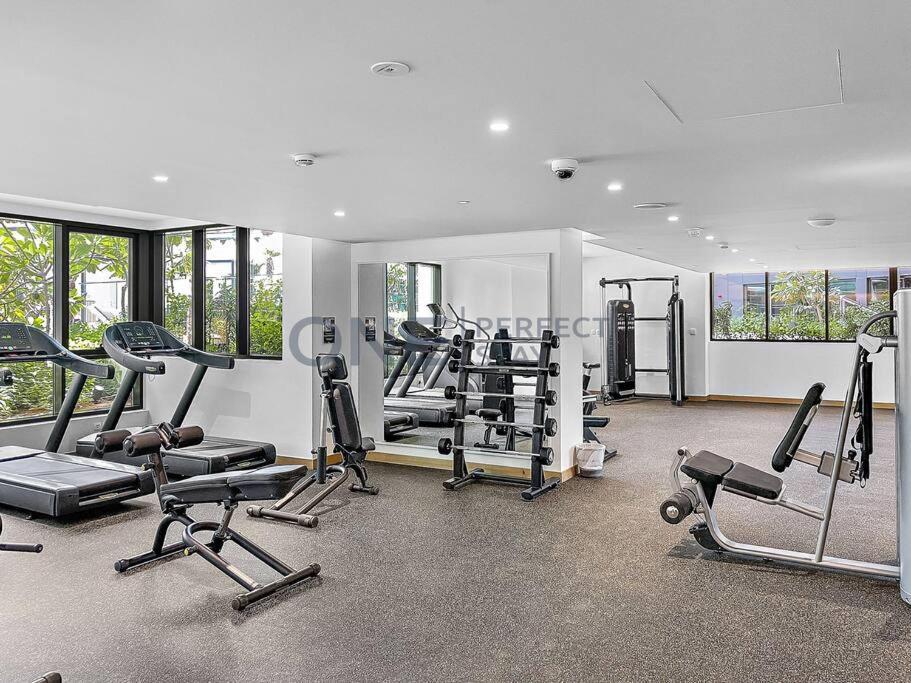 Apartment 1br Stunning Views In Business Bay With Pool & Gym *