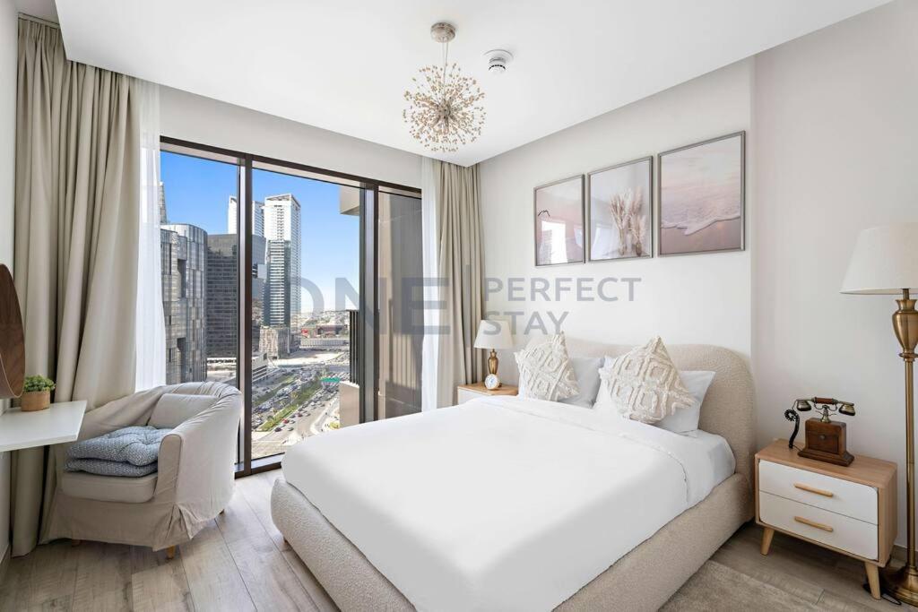 1br Stunning Views In Business Bay With Pool & Gym Apartment *