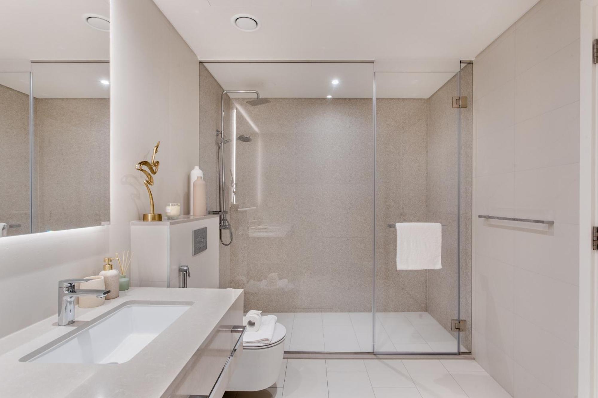 La Vie Jbr, Stunning Oceanfront 2 Bedroom Apartment