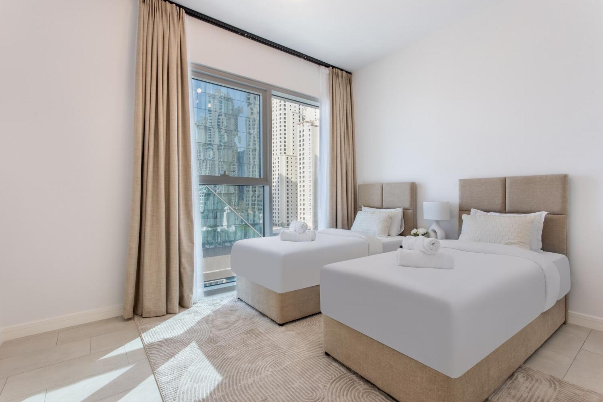 La Vie Jbr, Stunning Oceanfront 2 Bedroom Apartment *