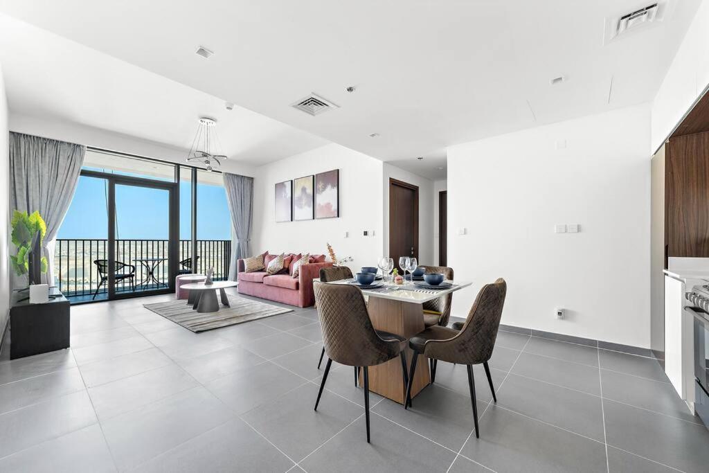 Stylish 1 Bedroom High Floor In Creek Edge Apartment