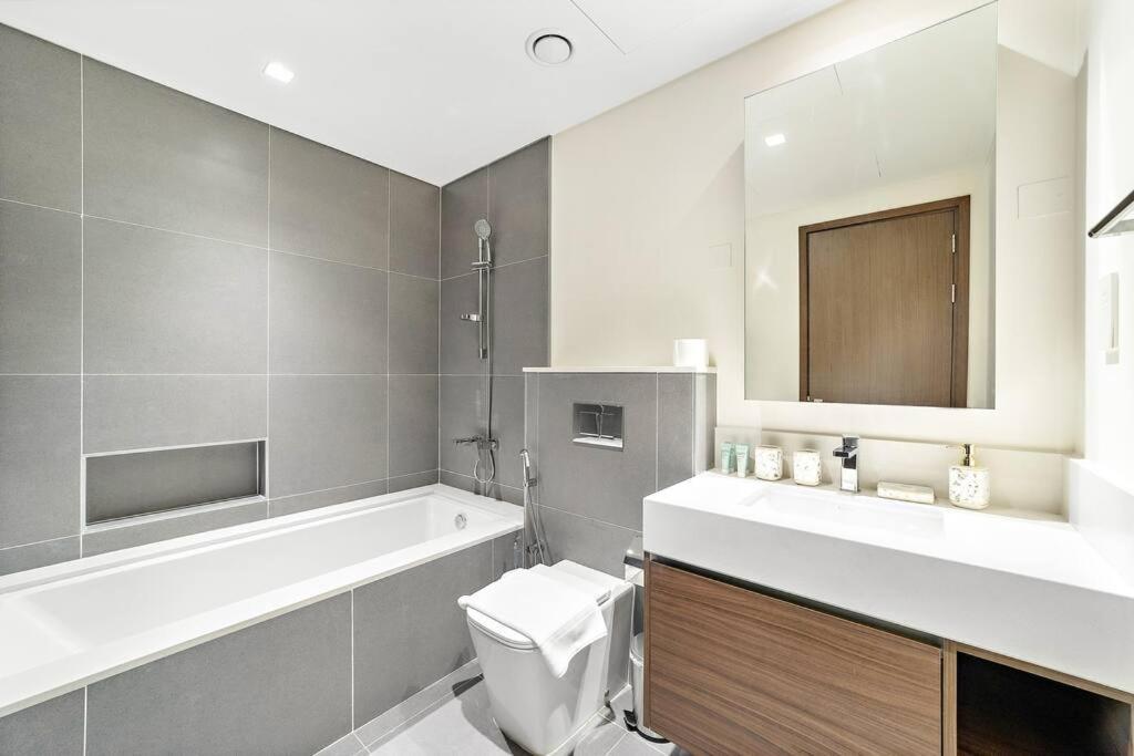Stylish 1 Bedroom High Floor In Creek Edge * Dubai