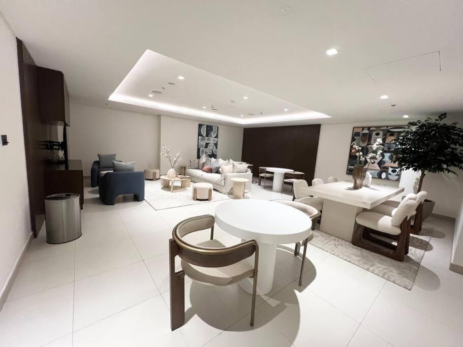 Stylish 1 Bedroom High Floor In Creek Edge Dubai
