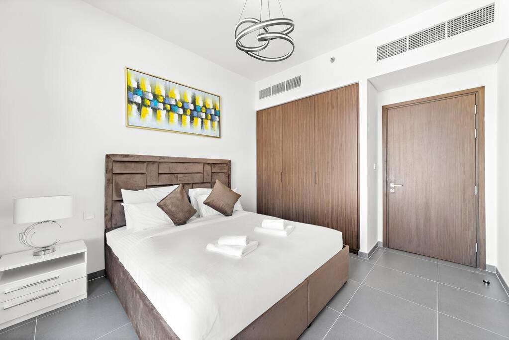 Stylish 1 Bedroom High Floor In Creek Edge Apartment Dubai