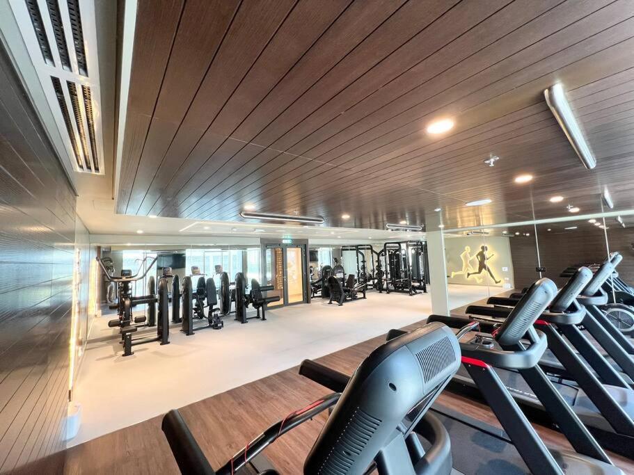 Stylish 1 Bedroom High Floor In Creek Edge Apartment Dubai