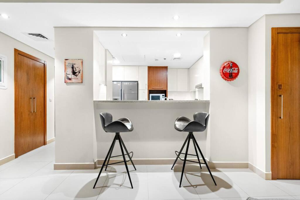 First Class 2br Chic Cityscape * Dubai