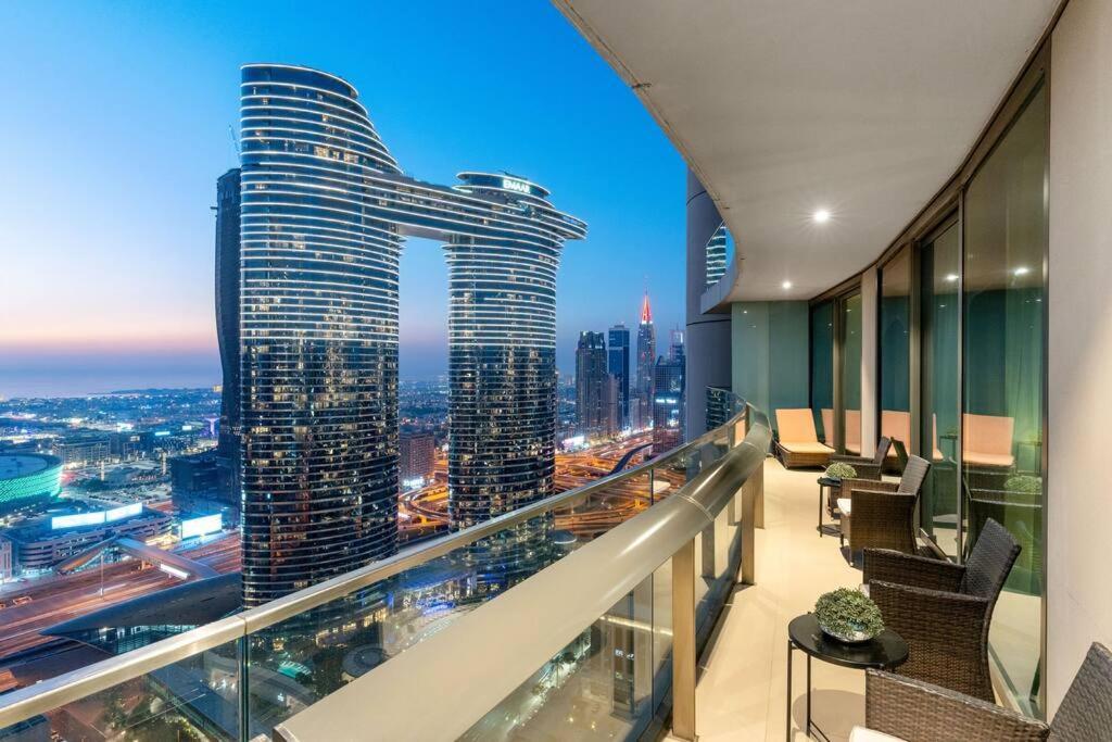 First Class 2br Chic Cityscape Apartment