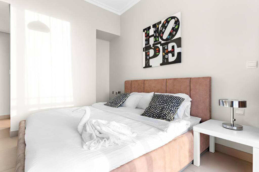First Class 2br Chic Cityscape Apartment Dubai